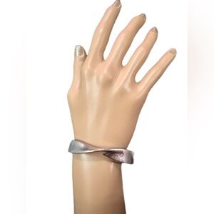 Elegant Silver Twist Bracelet